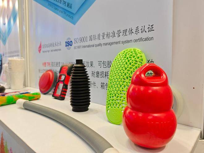 Zhongsu Wang TPE | Czy sprzęt sportowy TPE Zhongsu Wanga jest olejoodporny i odporny na plamy?