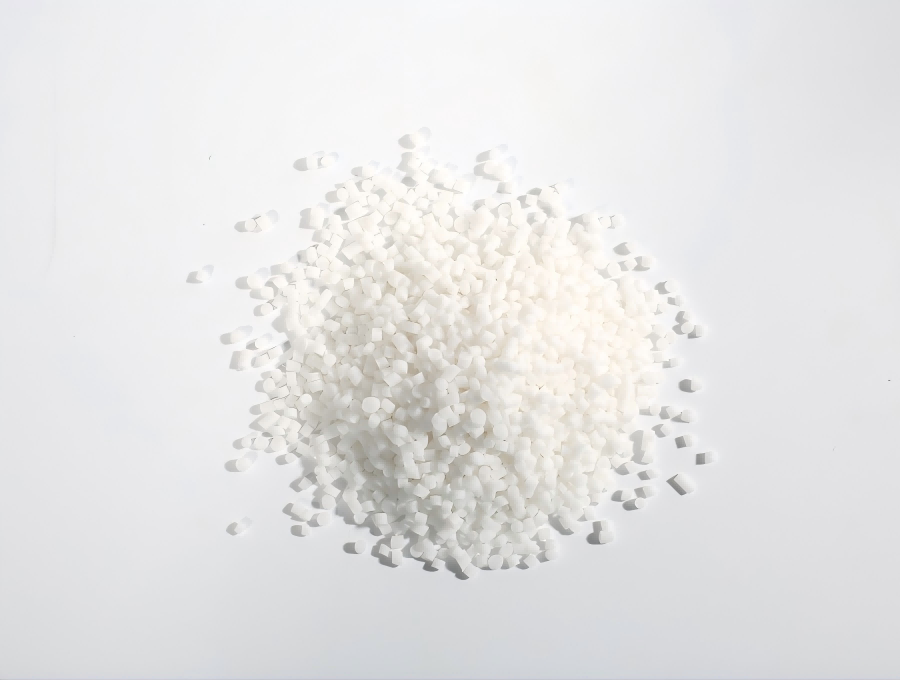 Czy matowy elastomer termoplastyczny TPE jest bardziej odporny na zarysowania? Jakie są różnice w wersji błyszczącej?